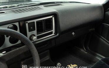 Chevrolet-Camaro-1981-Black-Black-38