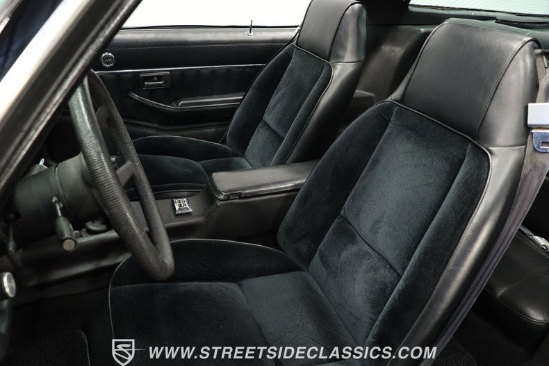 Chevrolet-Camaro-1981-Black-Black-39