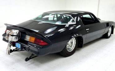 Chevrolet-Camaro-1981-Black-Black-40
