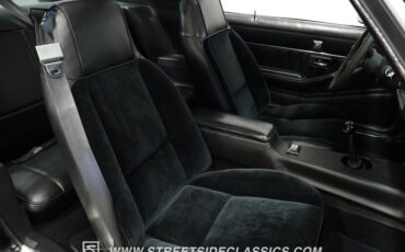 Chevrolet-Camaro-1981-Black-Black-42