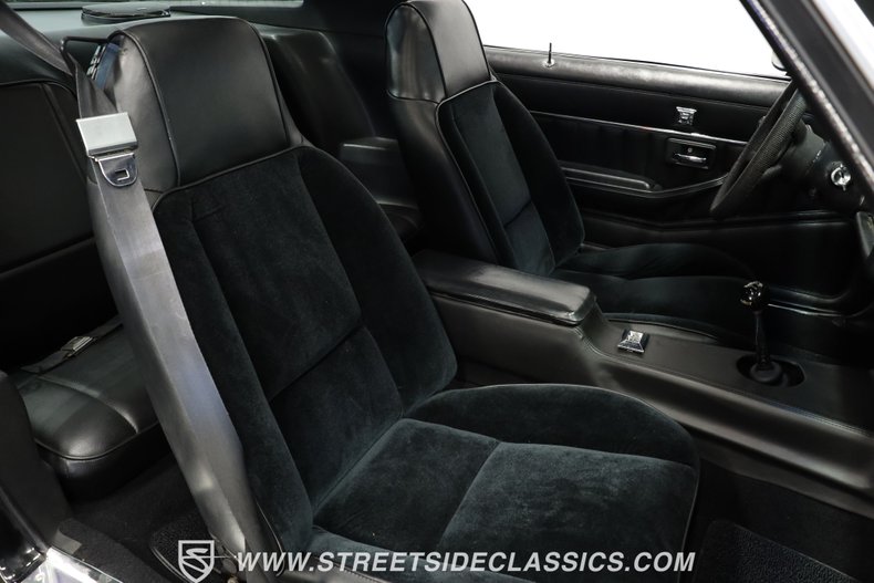 Chevrolet-Camaro-1981-Black-Black-42