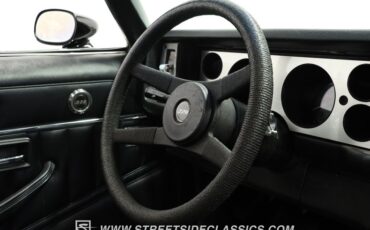 Chevrolet-Camaro-1981-Black-Black-44