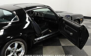 Chevrolet-Camaro-1981-Black-Black-47
