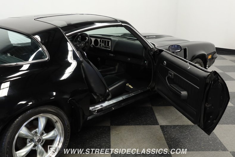 Chevrolet-Camaro-1981-Black-Black-47