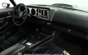 Chevrolet-Camaro-1981-Black-Black-5