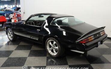 Chevrolet-Camaro-1981-Black-Black-6