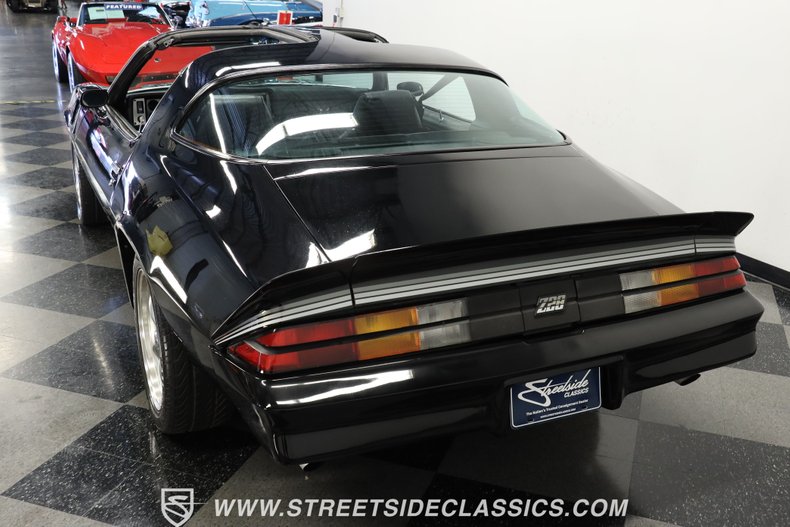 Chevrolet-Camaro-1981-Black-Black-7