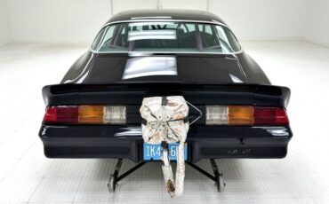 Chevrolet-Camaro-1981-Black-Black-8