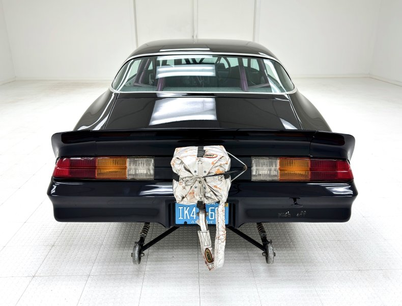 Chevrolet-Camaro-1981-Black-Black-8