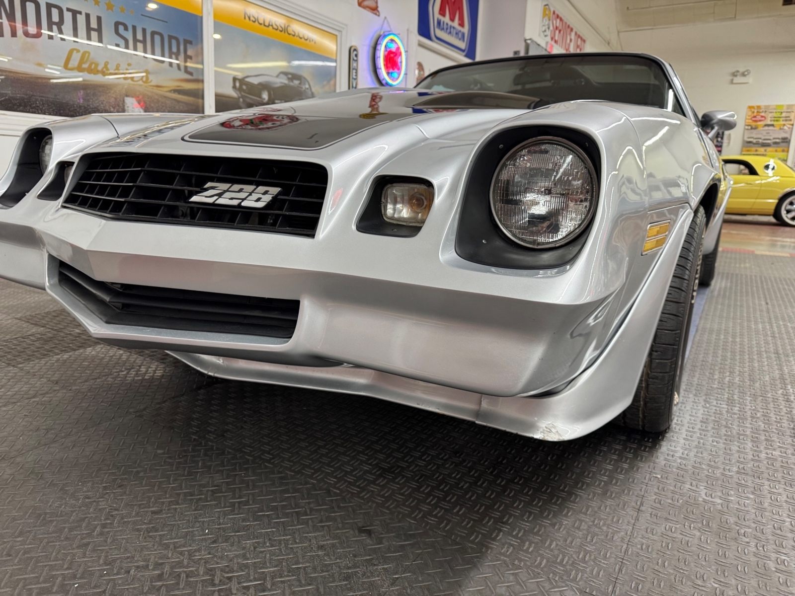 Chevrolet-Camaro-1981-Coupe-11
