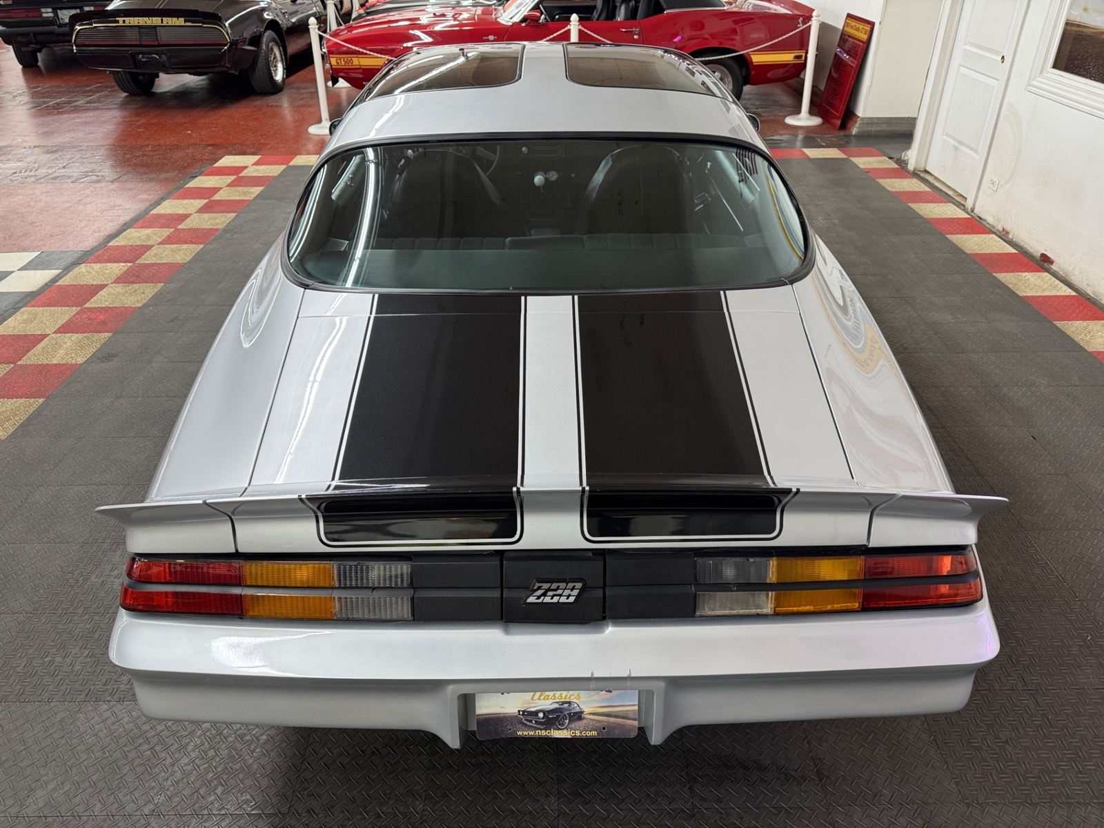 Chevrolet-Camaro-1981-Coupe-14