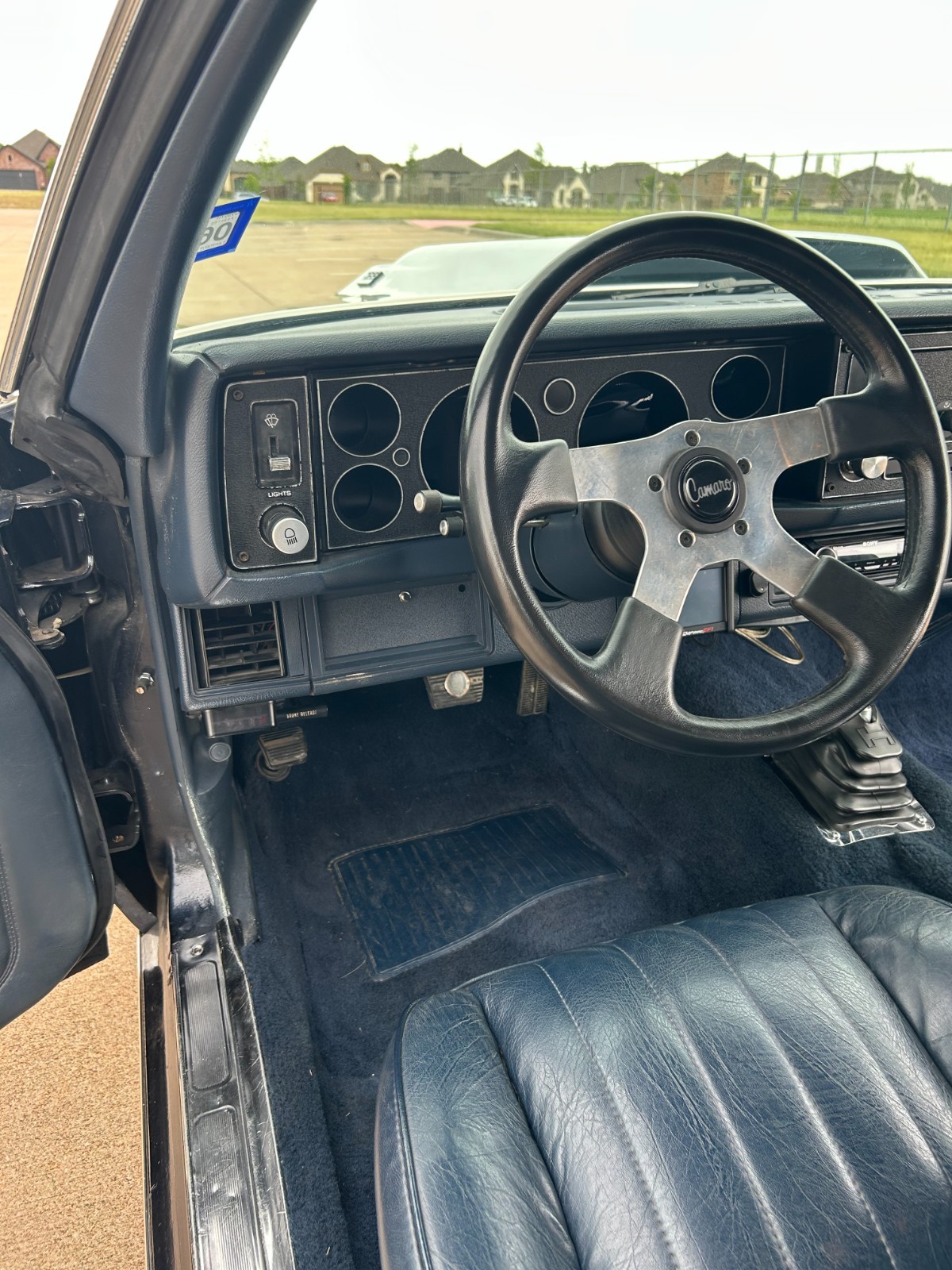 Chevrolet-Camaro-1981-Coupe-16