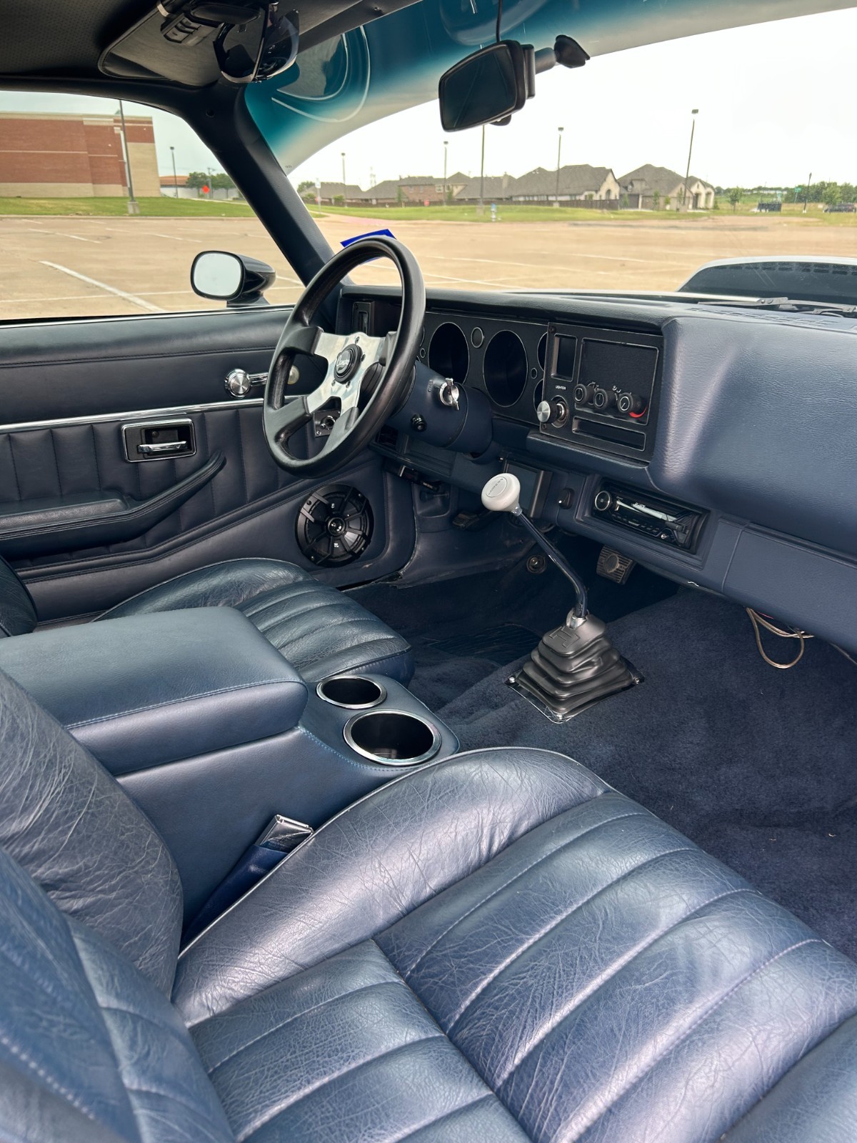 Chevrolet-Camaro-1981-Coupe-17