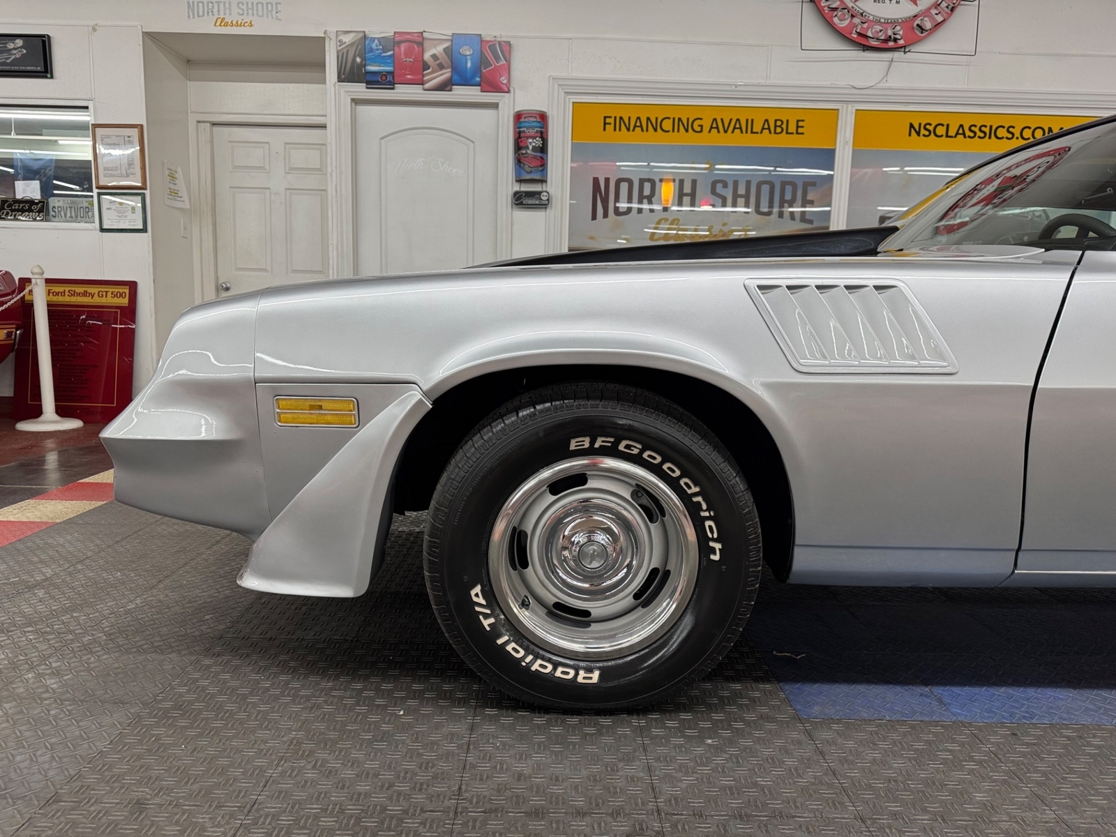 Chevrolet-Camaro-1981-Coupe-21