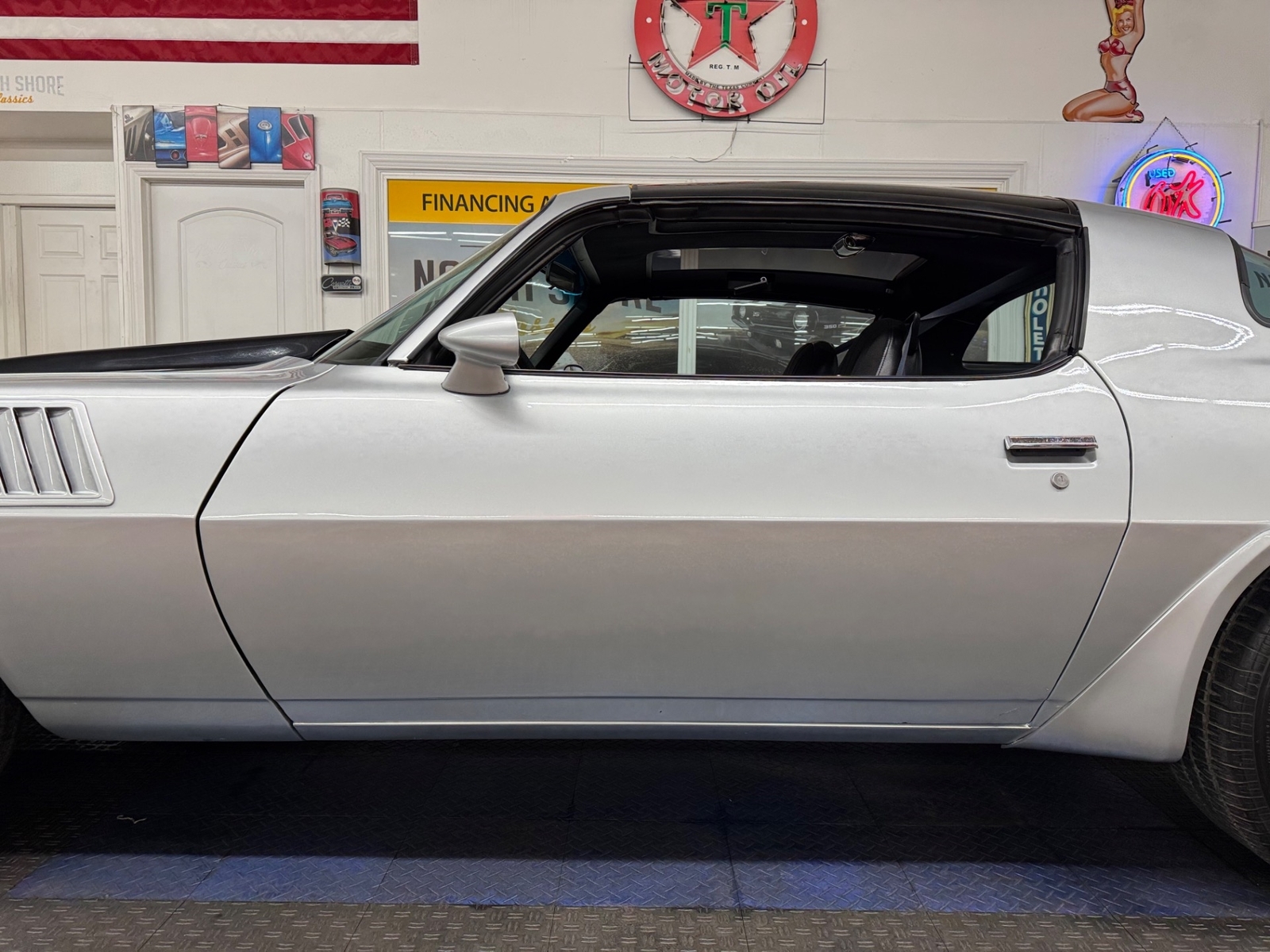 Chevrolet-Camaro-1981-Coupe-22