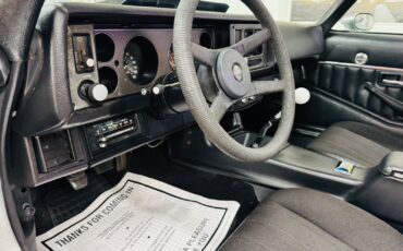Chevrolet-Camaro-1981-Coupe-39