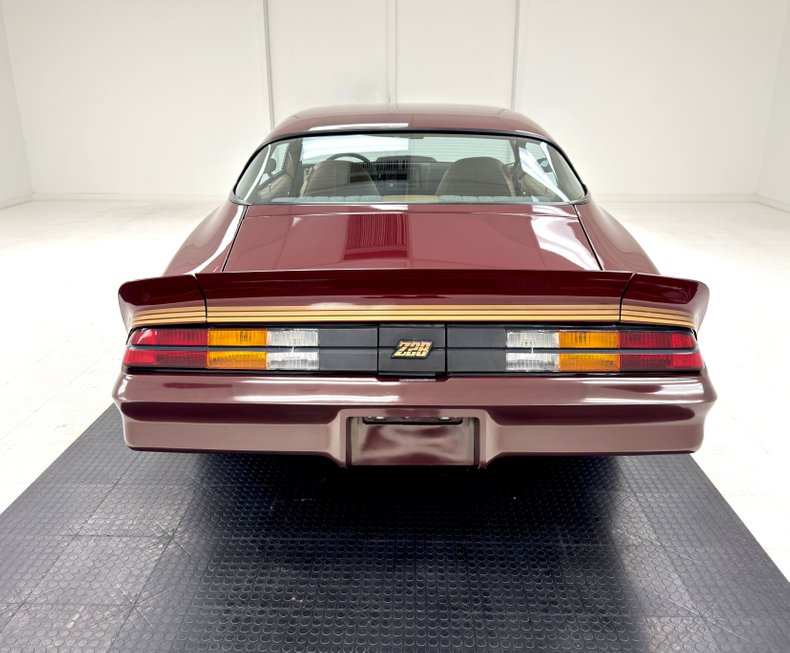 Chevrolet-Camaro-1981-Maroon-Camel-1