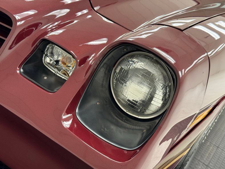 Chevrolet-Camaro-1981-Maroon-Camel-13