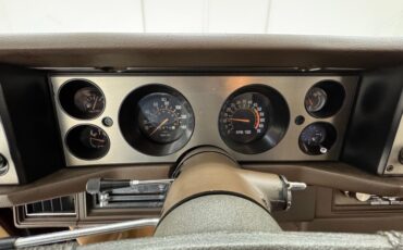 Chevrolet-Camaro-1981-Maroon-Camel-31