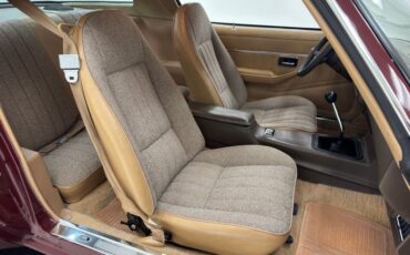 Chevrolet-Camaro-1981-Maroon-Camel-39