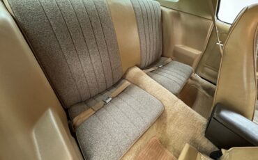 Chevrolet-Camaro-1981-Maroon-Camel-41