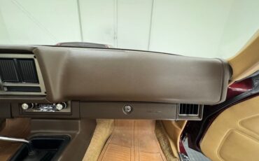 Chevrolet-Camaro-1981-Maroon-Camel-46