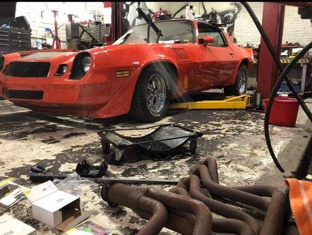 Chevrolet-Camaro-1981-Orange-Black-9