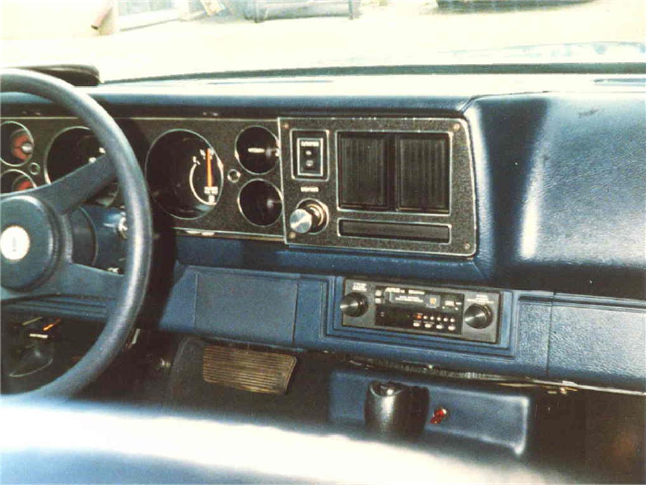 Chevrolet-Camaro-1981-Powder-Blue-Navy-Blue-3