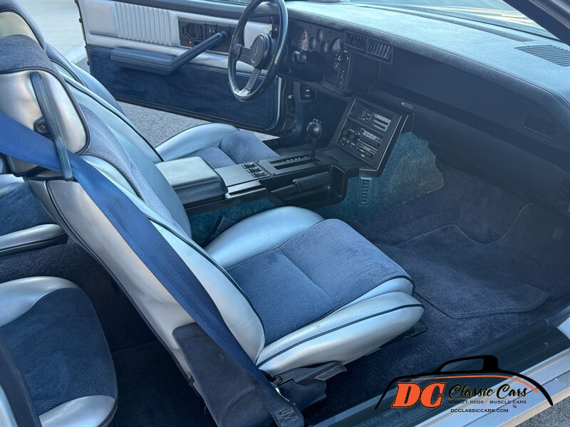 Chevrolet-Camaro-1982-Silver-1
