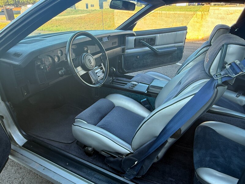 Chevrolet-Camaro-1982-Silver-30