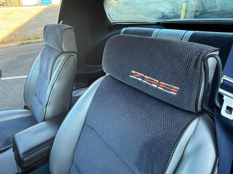 Chevrolet-Camaro-1982-Silver-33