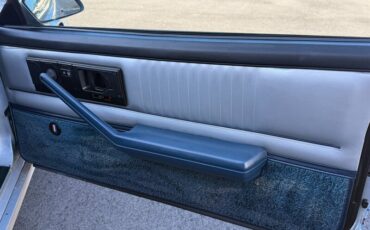 Chevrolet-Camaro-1982-Silver-36