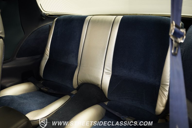 Chevrolet-Camaro-1982-Silver-Blue-22