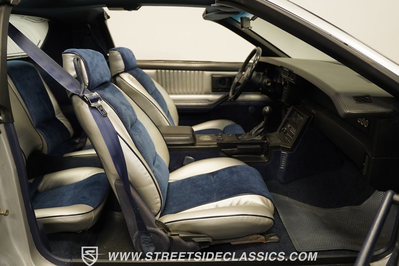 Chevrolet-Camaro-1982-Silver-Blue-23