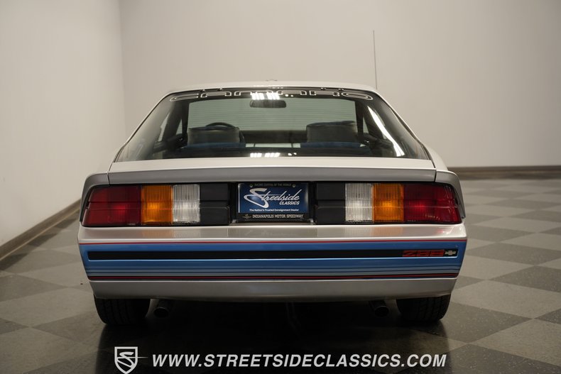 Chevrolet-Camaro-1982-Silver-Blue-24