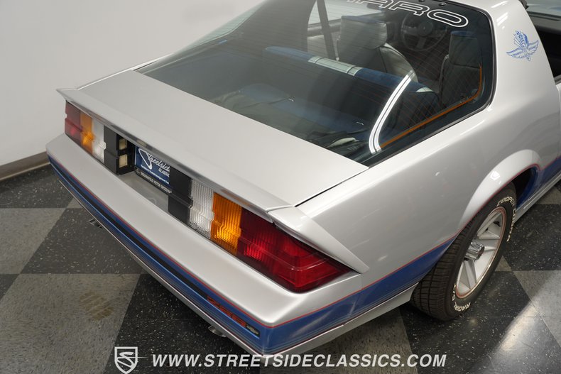 Chevrolet-Camaro-1982-Silver-Blue-31