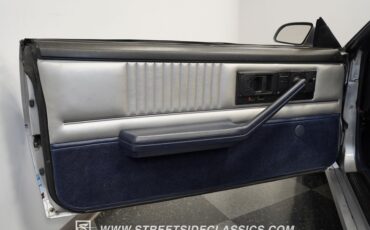 Chevrolet-Camaro-1982-Silver-Blue-41