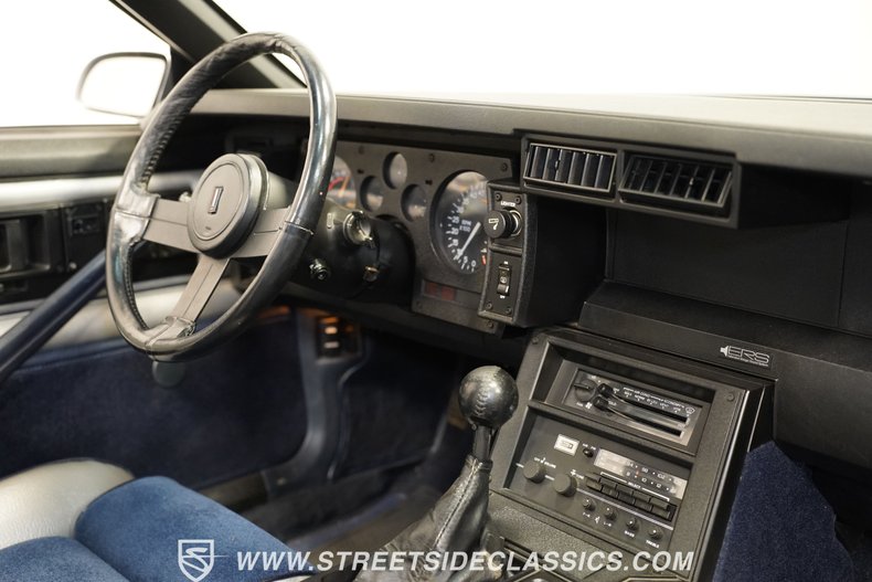 Chevrolet-Camaro-1982-Silver-Blue-44