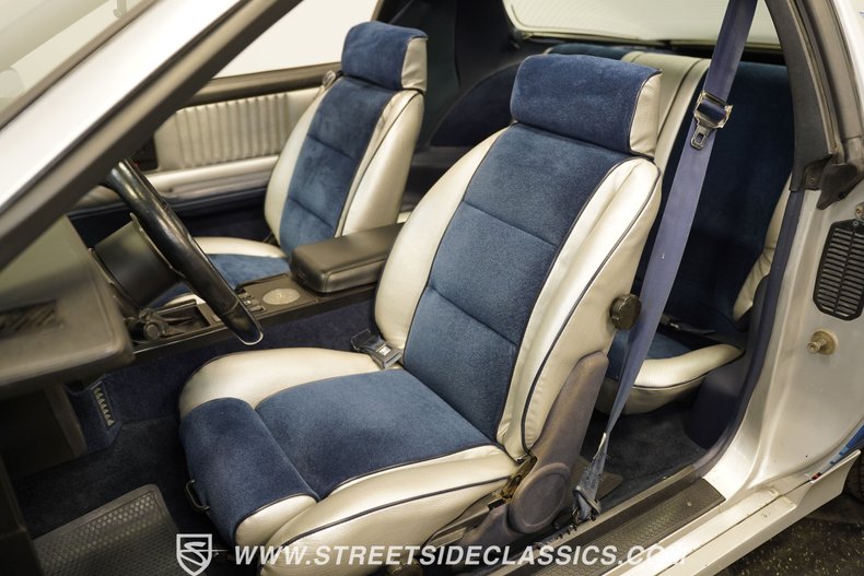 Chevrolet-Camaro-1982-Silver-Blue-5