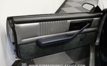 Chevrolet-Camaro-1982-Silver-Metallic-Silver-10