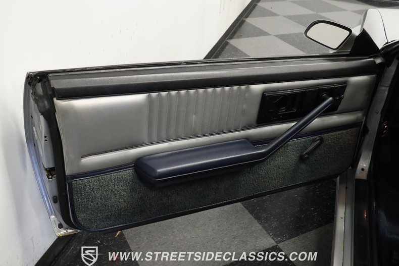 Chevrolet-Camaro-1982-Silver-Metallic-Silver-10