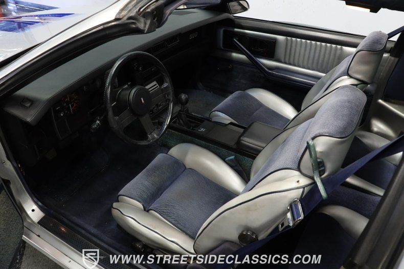Chevrolet-Camaro-1982-Silver-Metallic-Silver-2