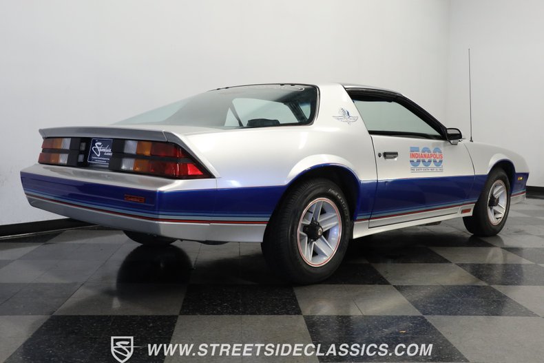 Chevrolet-Camaro-1982-Silver-Metallic-Silver-28