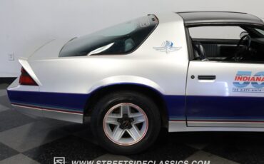 Chevrolet-Camaro-1982-Silver-Metallic-Silver-29