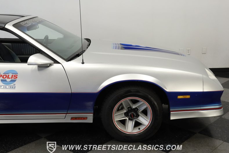 Chevrolet-Camaro-1982-Silver-Metallic-Silver-30