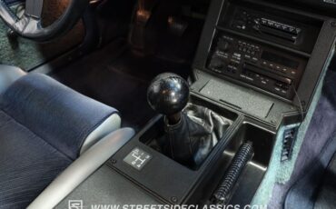 Chevrolet-Camaro-1982-Silver-Metallic-Silver-35