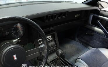 Chevrolet-Camaro-1982-Silver-Metallic-Silver-36