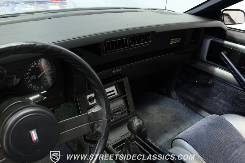 Chevrolet-Camaro-1982-Silver-Metallic-Silver-36