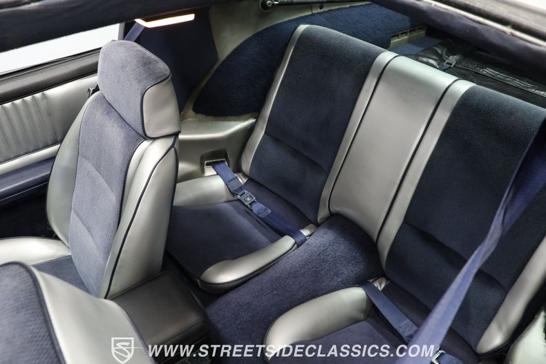 Chevrolet-Camaro-1982-Silver-Metallic-Silver-38