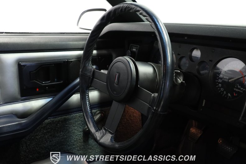 Chevrolet-Camaro-1982-Silver-Metallic-Silver-43